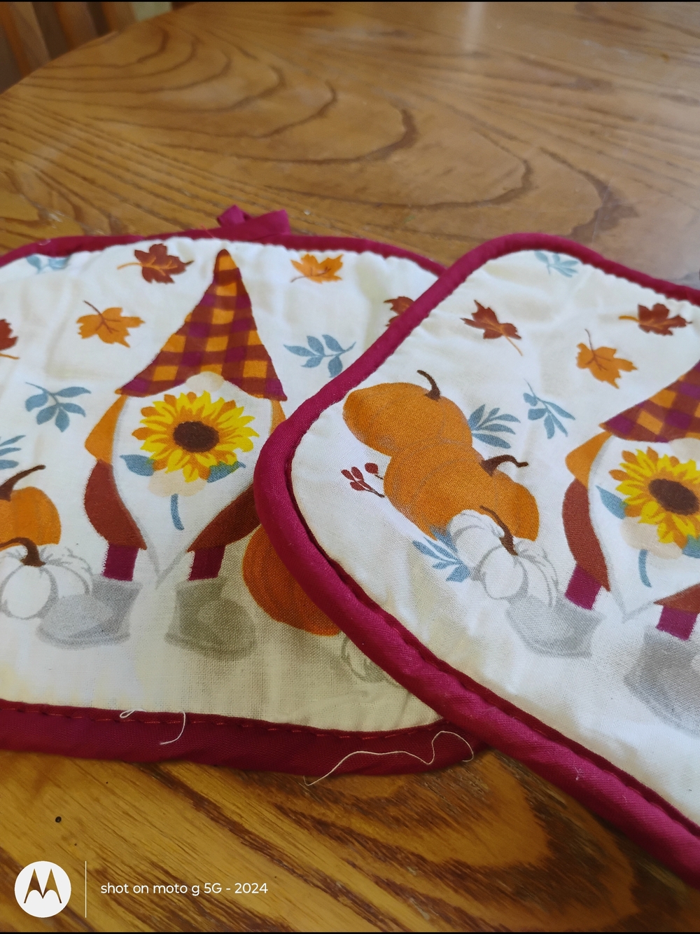 Autumn Gnome Pot Holder Set - Magenta Trim